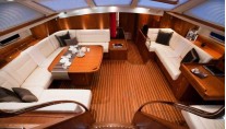 Yacht BILL AND ME -  Salon from above